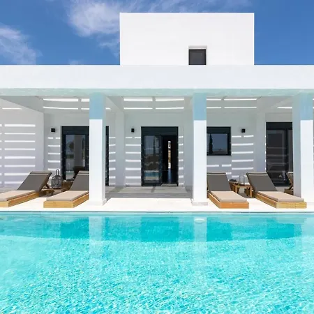 Villa Seashell - Luxury Pool Retreat - 150m