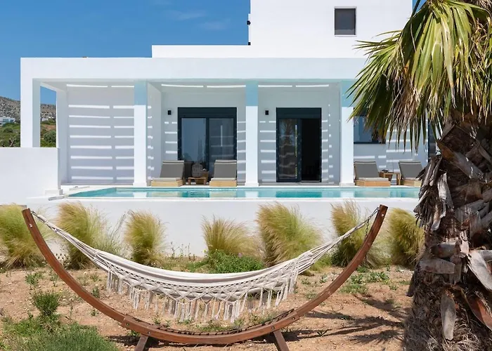 Seashell - Luxury Pool Retreat - 150m Lakhania