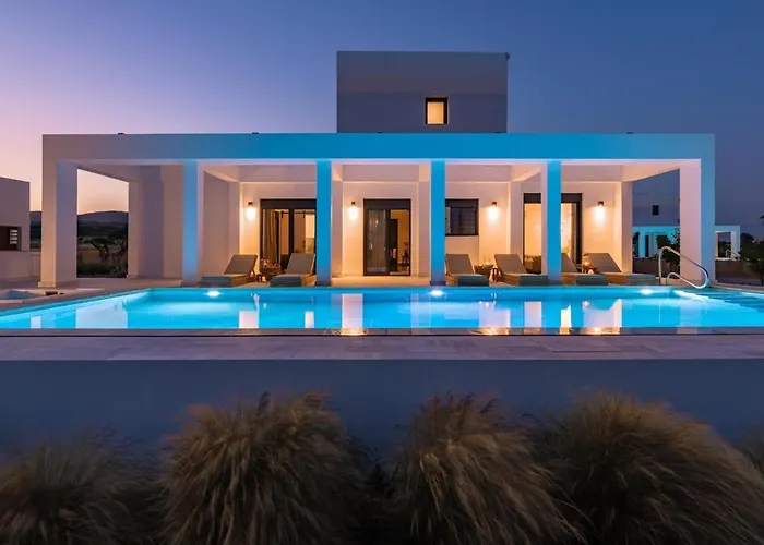 Seashell - Luxury Pool Retreat - 150m