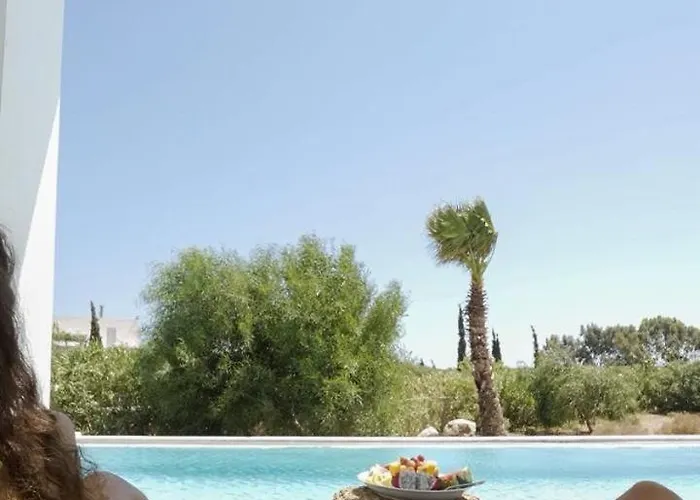 Seashell - Luxury Pool Retreat - 150m *