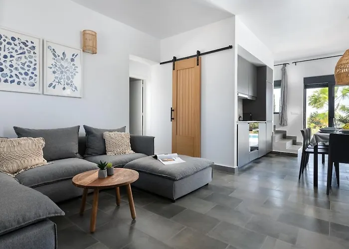 Vilă Seashell - Luxury Pool Retreat - 150m Lachania