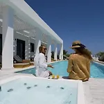 Seashell - Luxury Pool Retreat - 150m Vilă