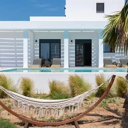 Seashell - Luxury Pool Retreat - 150m Lachania