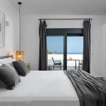 Villa Seashell - Luxury Pool Retreat - 150m