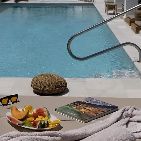 Seashell - Luxury Pool Retreat - 150m Villa *