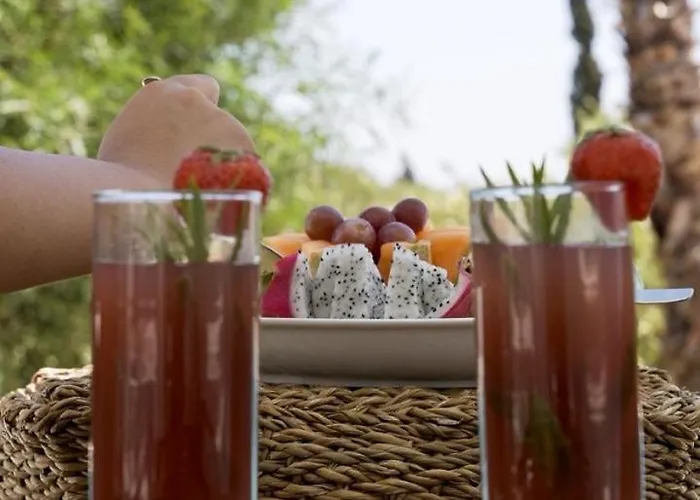 Seashell - Luxury Pool Retreat - 150m